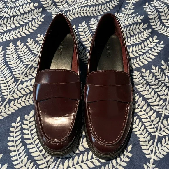 Old Navy Faux Leather Chunky Heel Loafers - Picture 1 of 6